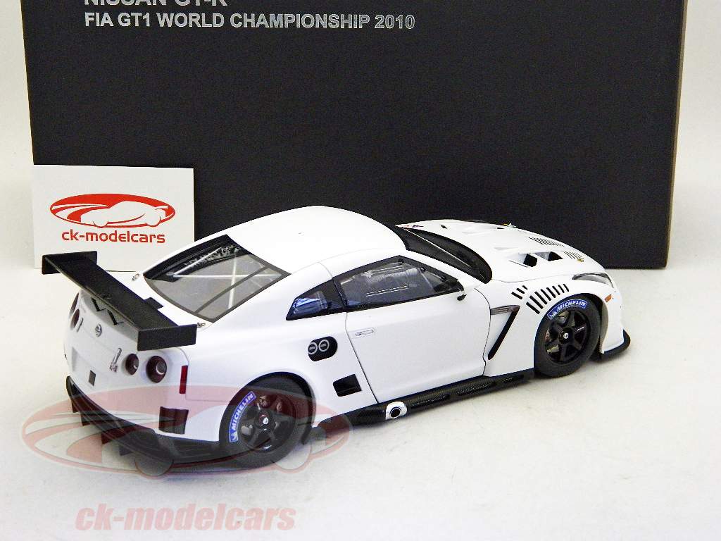 Nissan GT-R GT1 Campionato RHD Pianura Body Edition bianco opaco 1:18 AUTOart