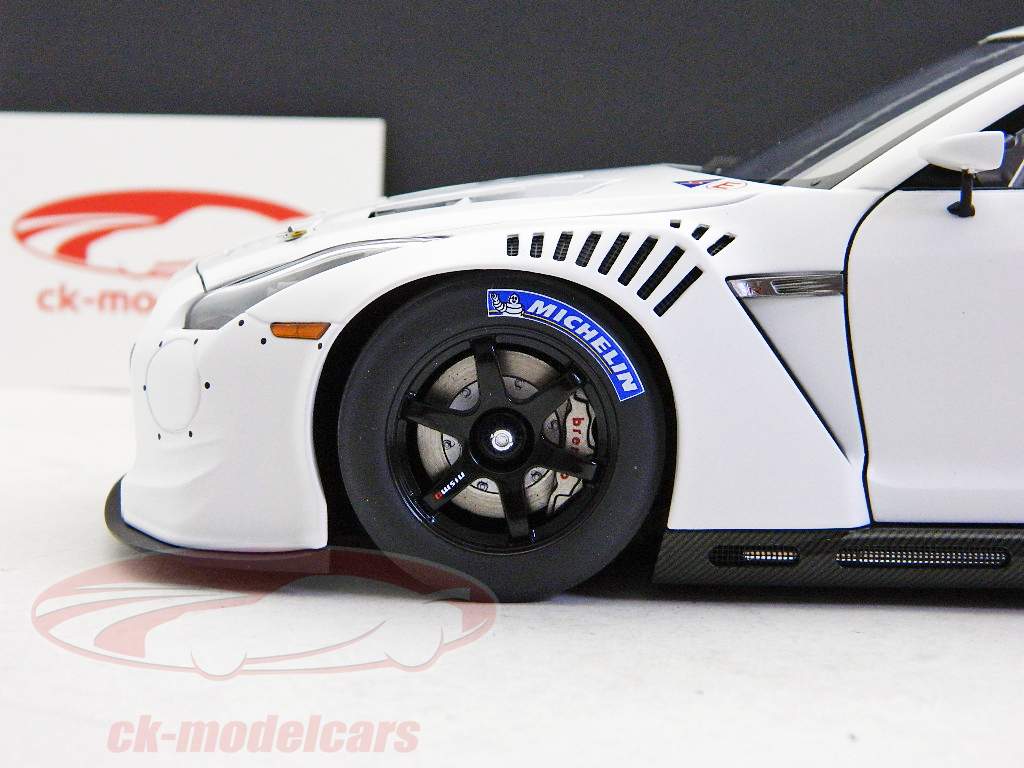 AUTOart 1:18 Nissan GT-R GT1 Championship RHD Plain Body