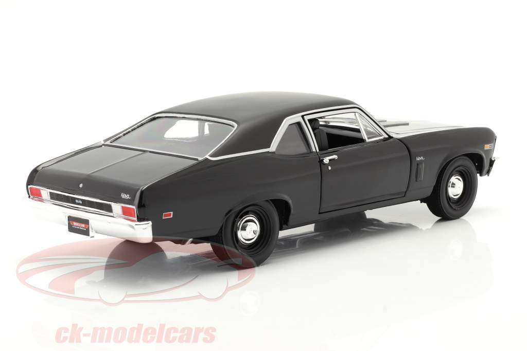 Chevrolet Yenko Nova Baujahr 1969 schwarz 1:18 AutoWorld