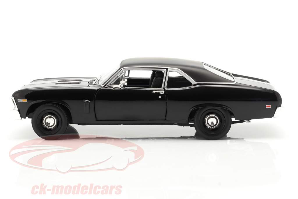 Chevrolet Yenko Nova Baujahr 1969 schwarz 1:18 AutoWorld