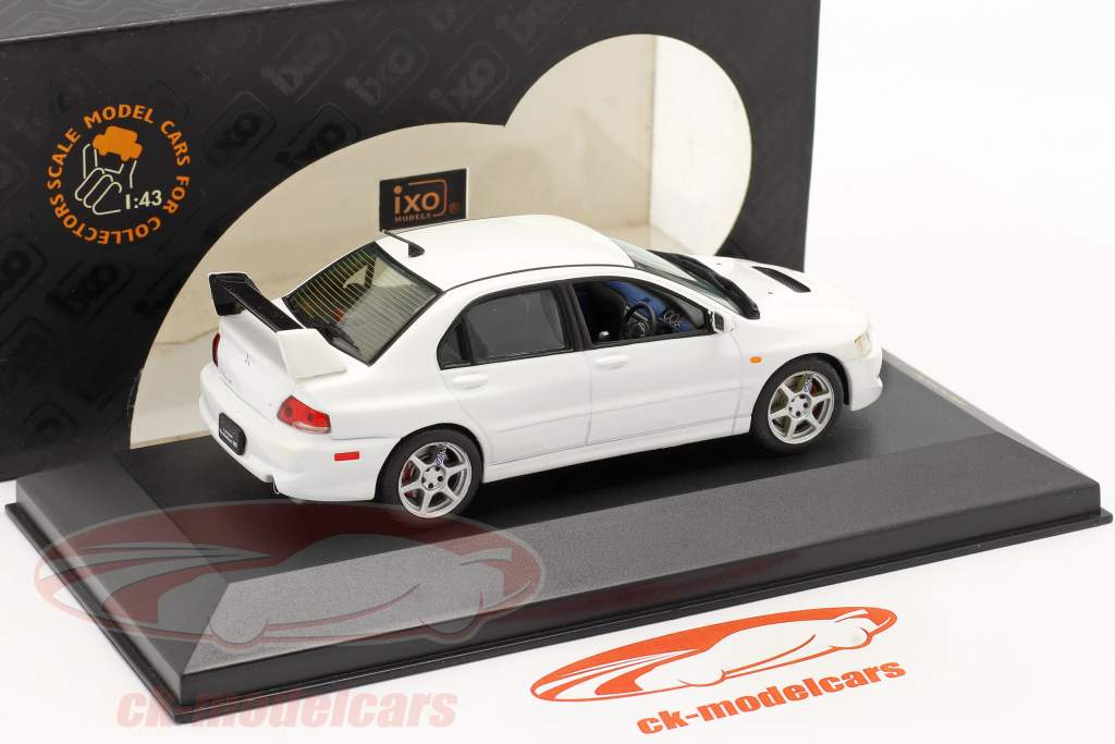 Mitsubishi Lancer Evo VIII år 2003 hvid 1:43 Ixo