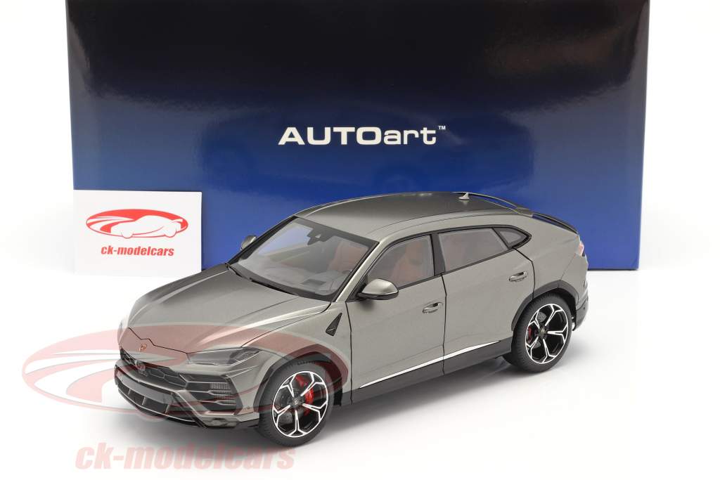 Lamborghini Urus Année de construction 2018 givré grise 1:18 AUTOart