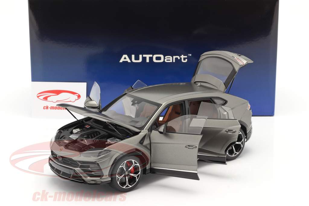 Lamborghini Urus Byggeår 2018 frostet Grå 1:18 AUTOart