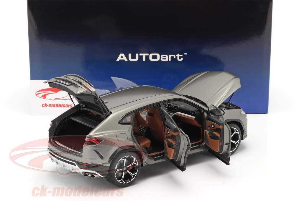 Lamborghini Urus 建设年份 2018 磨砂的 灰色的 1:18 AUTOart