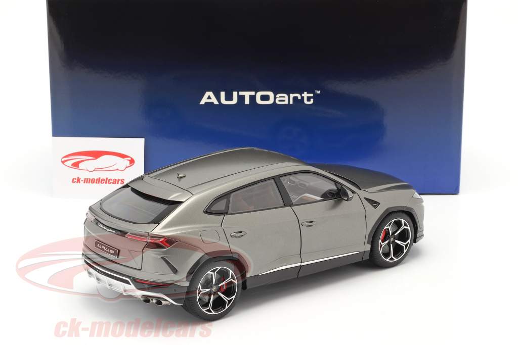 Lamborghini Urus Byggeår 2018 frostet Grå 1:18 AUTOart