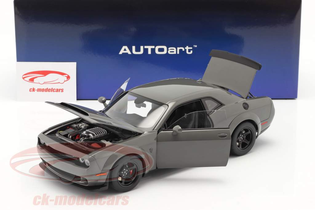 Dodge Challenger SRT Demon Ano de construção 2018 cinza 1:18 AUTOart