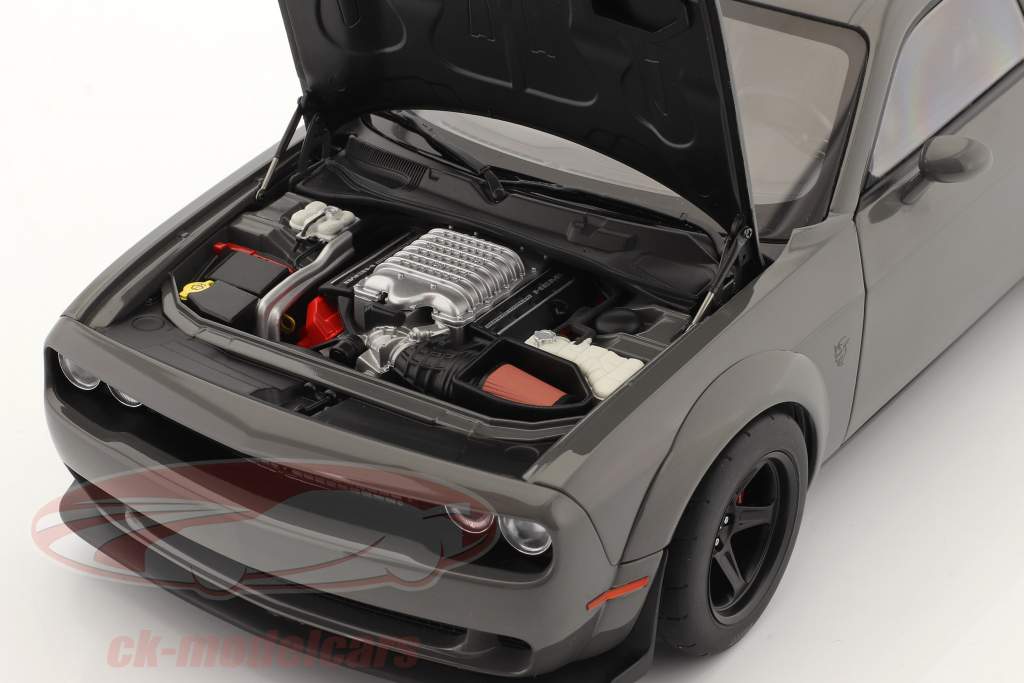 Dodge Challenger SRT Demon Ano de construção 2018 cinza 1:18 AUTOart