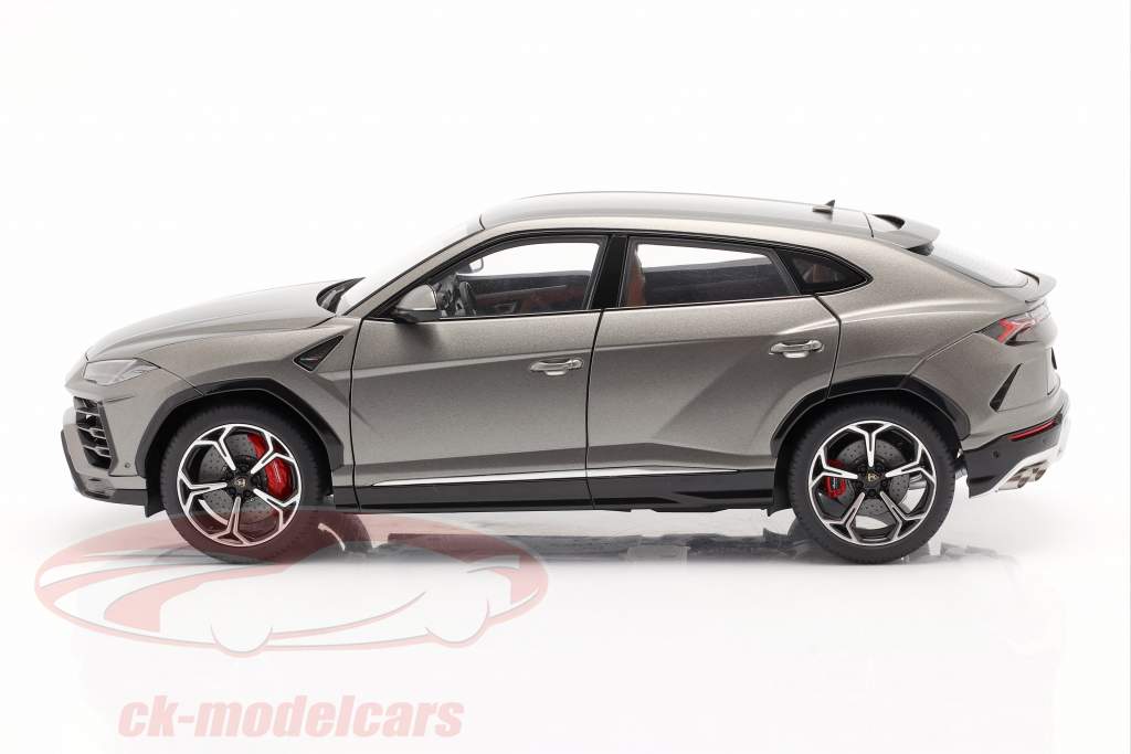 Lamborghini Urus Byggeår 2018 frostet Grå 1:18 AUTOart