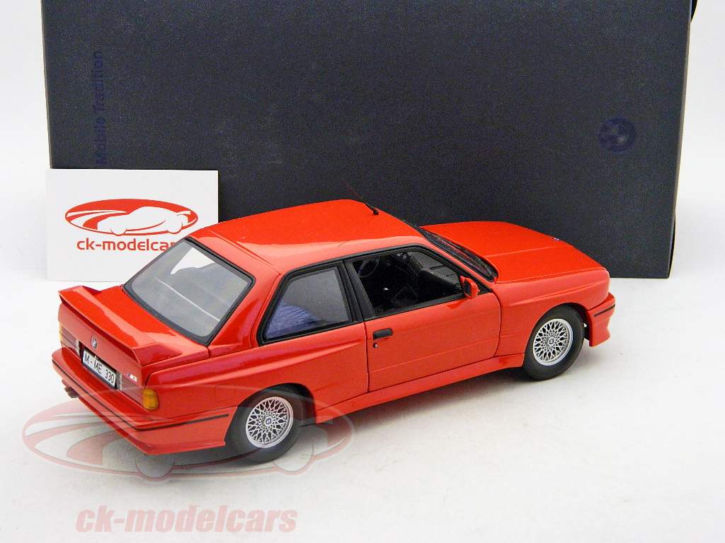 BMW M3 E30 Straßenversion rot 1:18 Minichamps