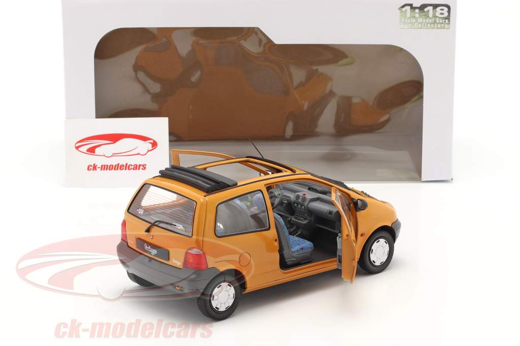 Renault Twingo MK1 with Softtop orange 1:18 Solido