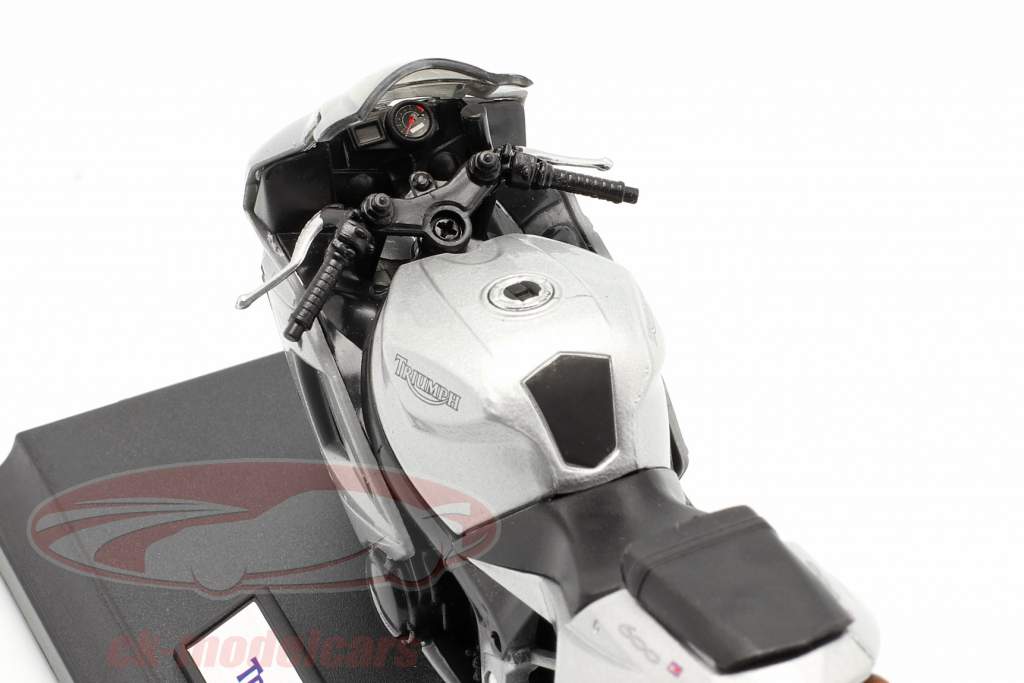 Triumph Daytona 600 silber 1:18 Welly