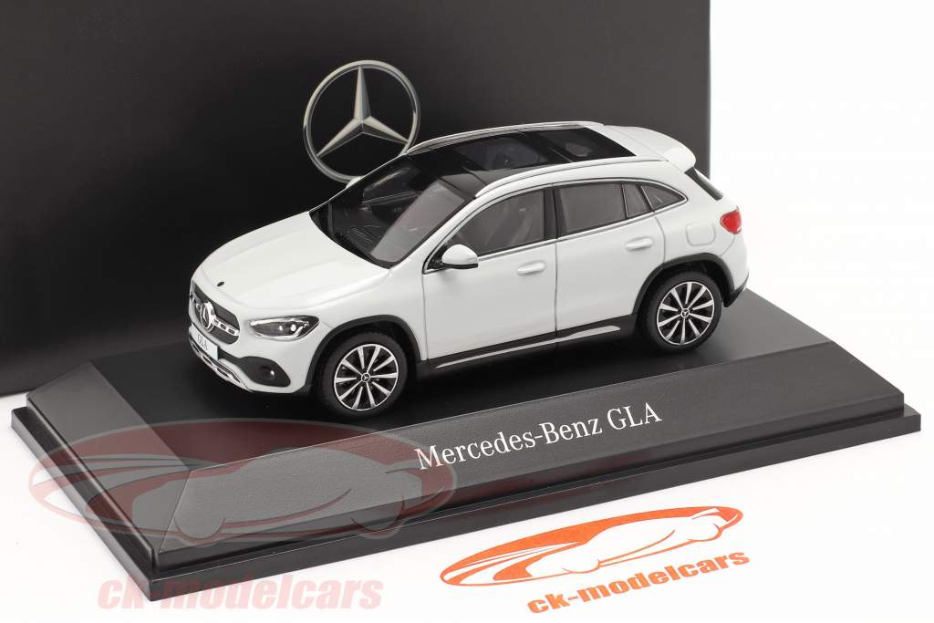 1/43 Mercedes-Benz GLE ホワイト GLE Coupé, White | Mercedes-Benz Waverley