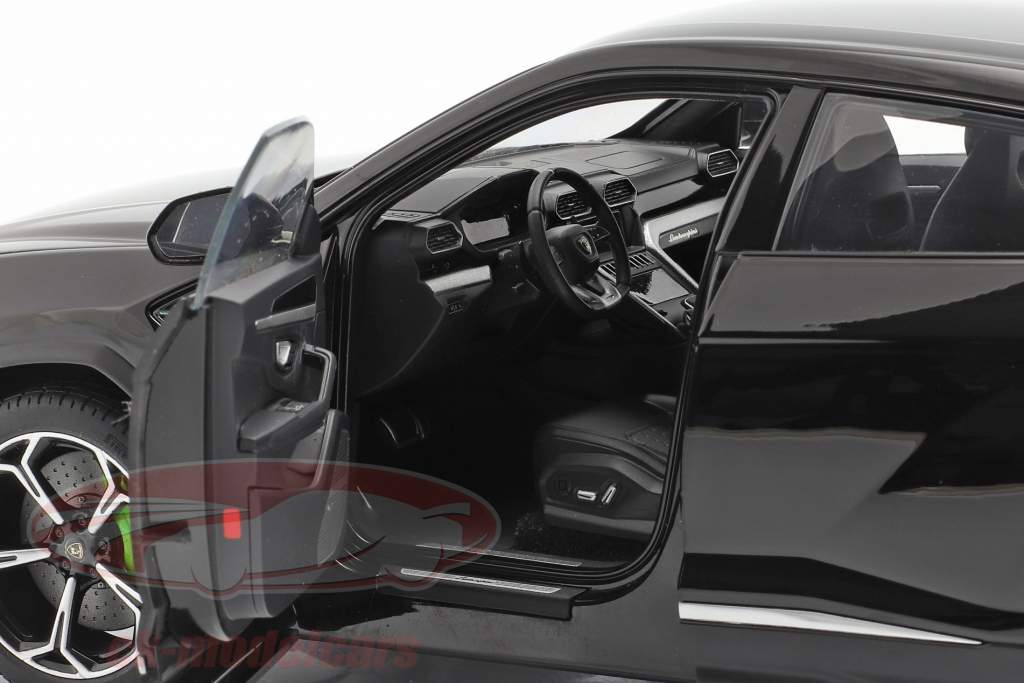 Lamborghini Urus Ano de construção 2018 Preto 1:18 AUTOart