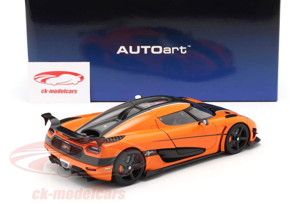 Koenigsegg Agera RS 建设年份 2015 橙子 / 碳 1:18 AUTOart