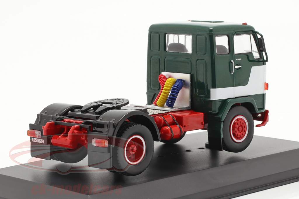 Volvo F89 Année de construction 1970 vert / blanc 1:43 Ixo