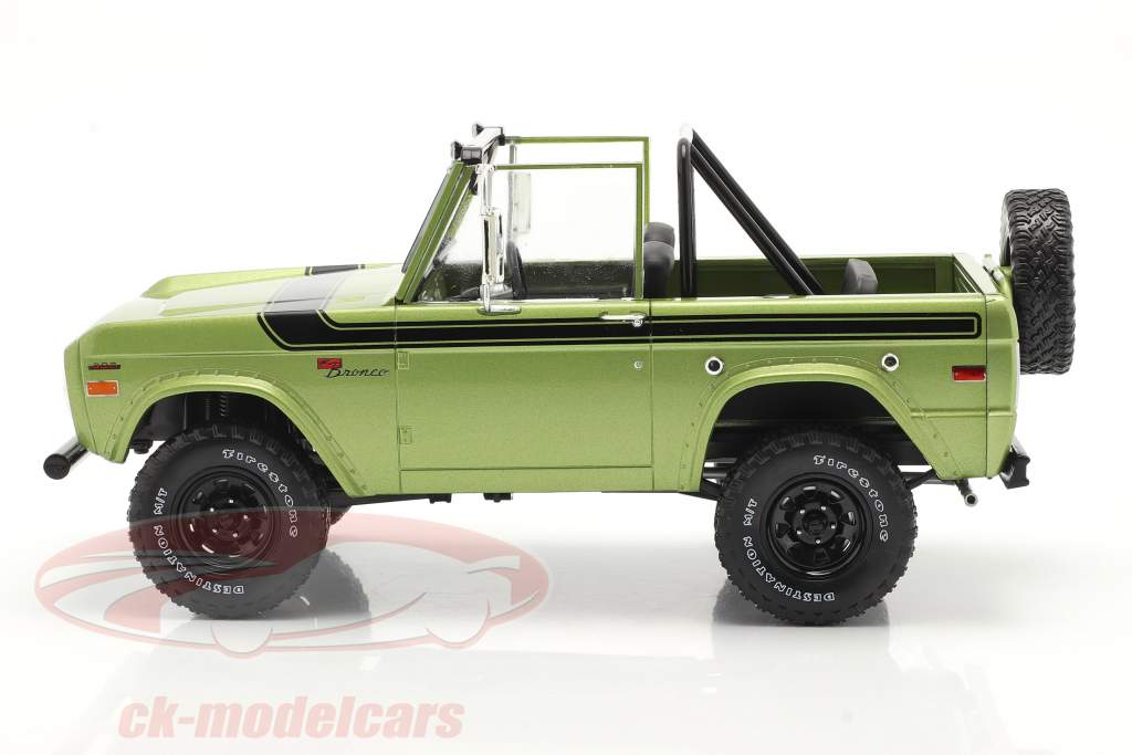 Ford Bronco Sport 建設年 1975 緑 1:18 Greenlight