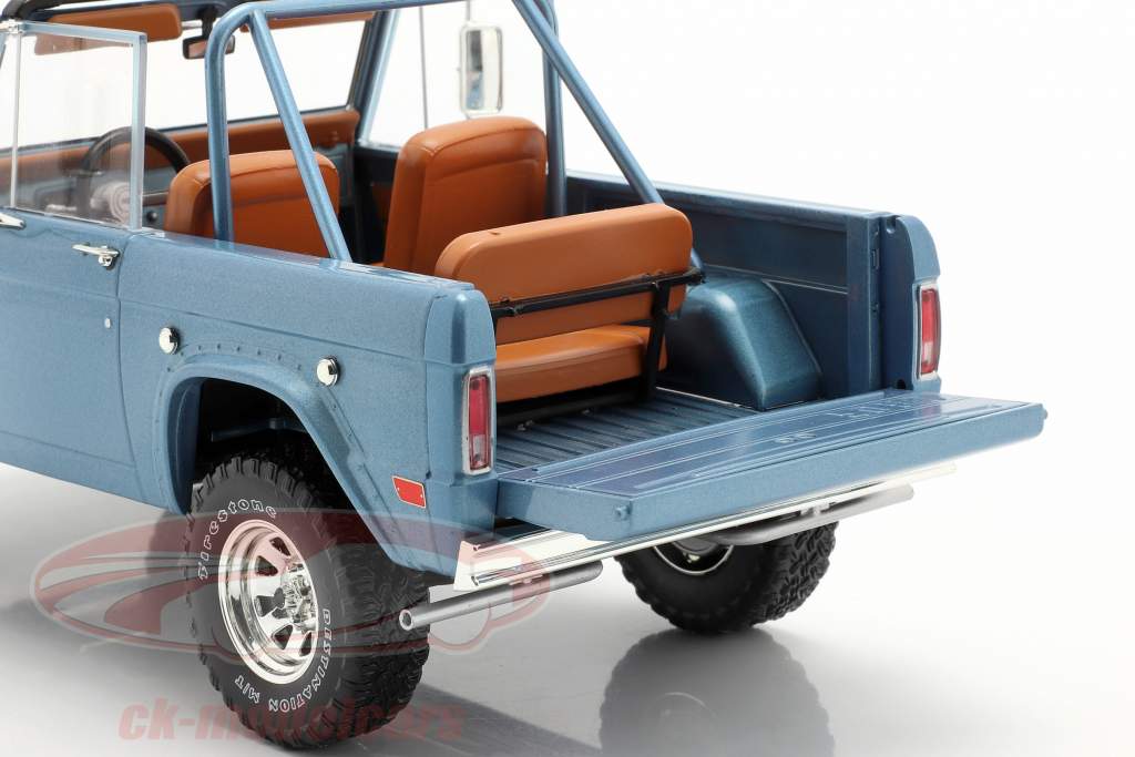 Ford Bronco Sport Año de construcción 1969 Azul claro 1:18 Greenlight
