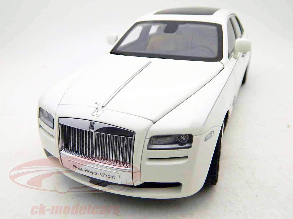 Rolls Royce Ghost SWB Année 2011 crème / blanc crème 1:18 Kyosho