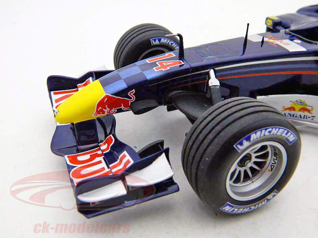 Minichamps 1:18 D. Coulthard Red Bull Racing RB2 formula one