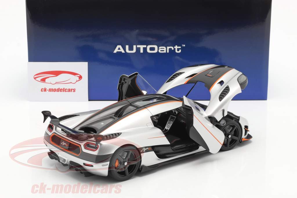 Koenigsegg Agera RS Año de construcción 2015 plata / carbón 1:18 AUTOart
