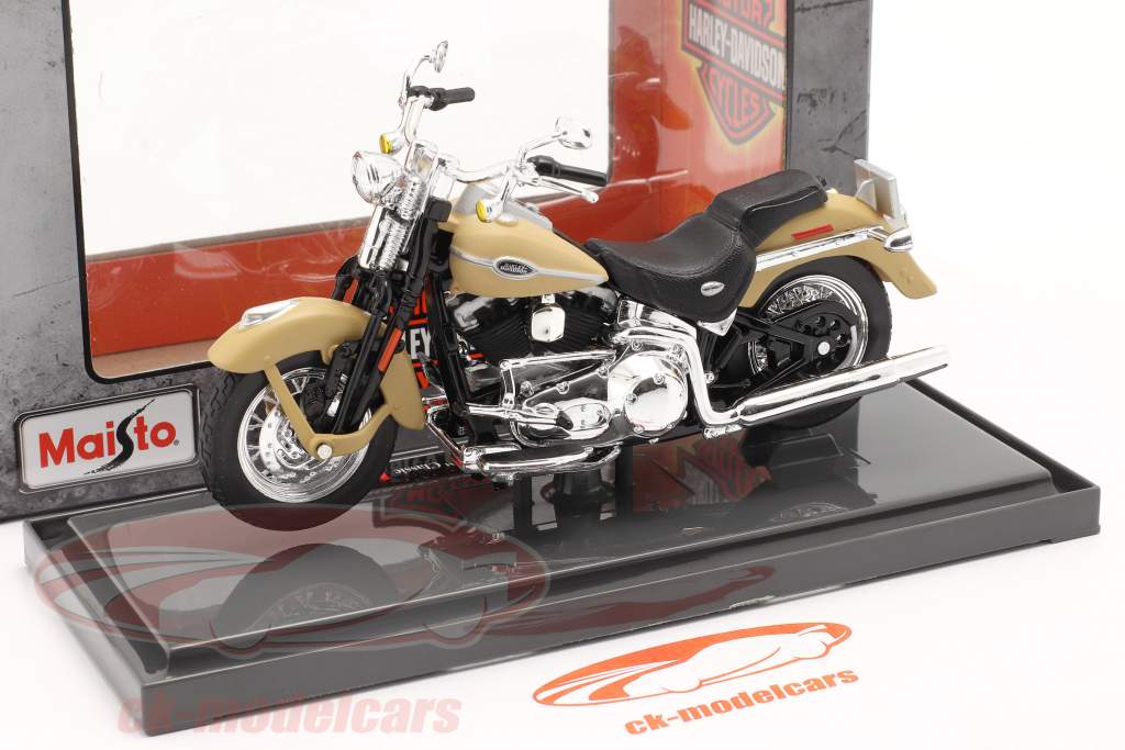 Harley-Davidson FLSTCI Softail Springer Classic Année de construction 2005 beige 1:18 Maisto