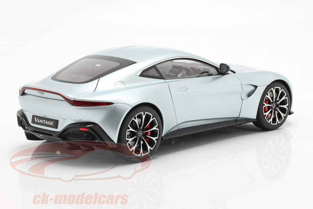 Aston Martin Vantage year 2019 skyfall silver 1:18 AUTOart