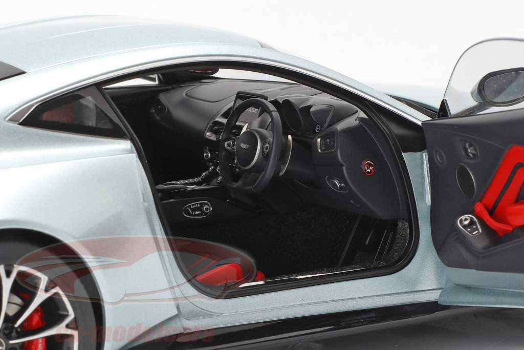 Aston Martin Vantage year 2019 skyfall silver 1:18 AUTOart