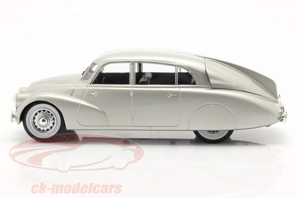 Tatra 87 Year  1937 silver 1:18 ModelCar Group