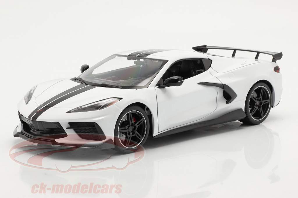 Chevrolet Corvette Stingray Coupe Baujahr 2020 weiß 1:18 Maisto