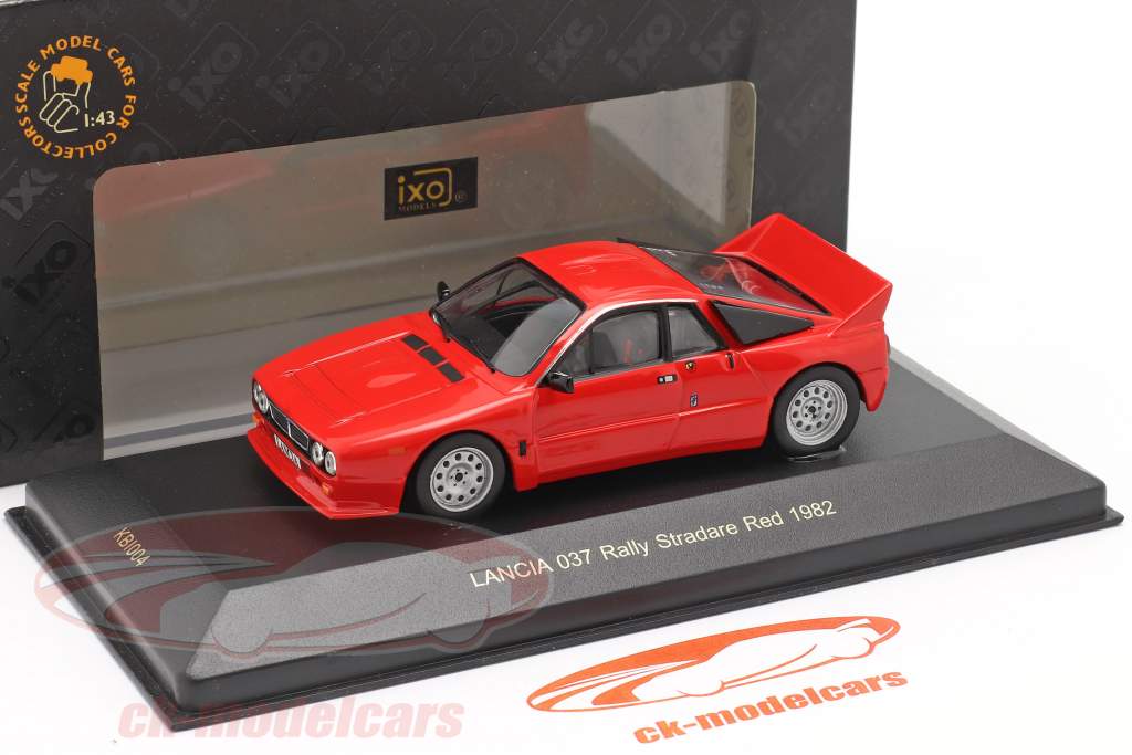 Lancia 037 rally Stradare jaar 1982 rood 1:43 Ixo