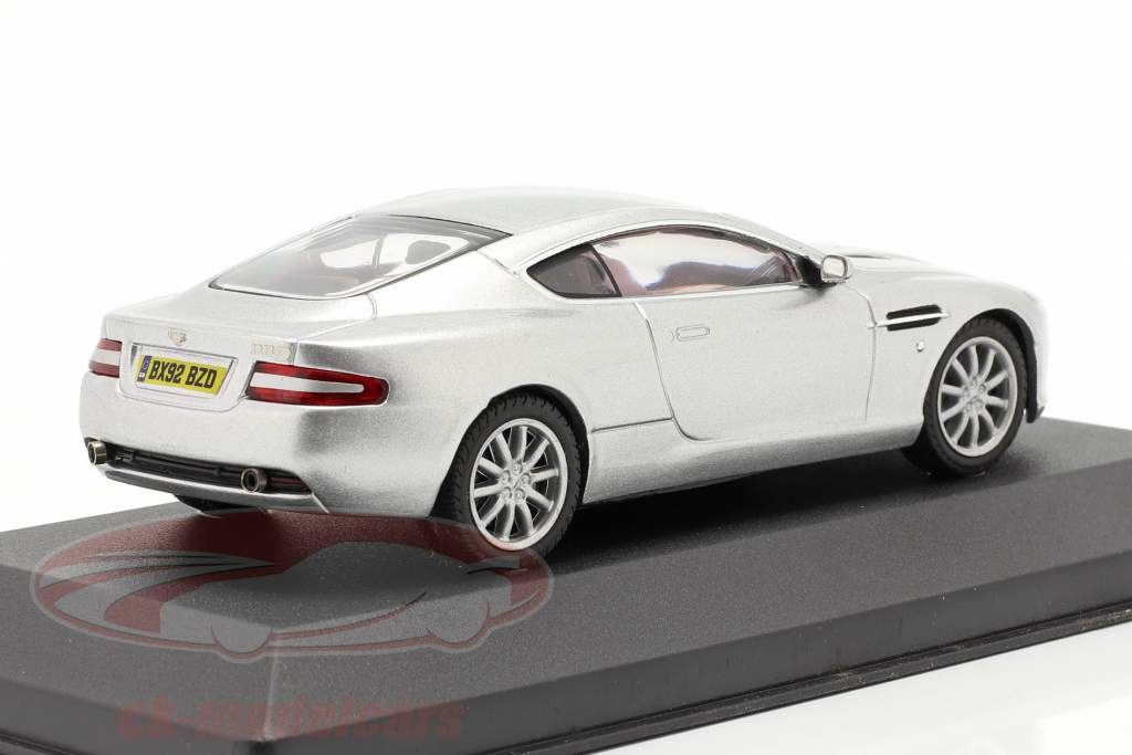 Aston Martin DB9 GT ano 2005 prata 1:43 Ixo