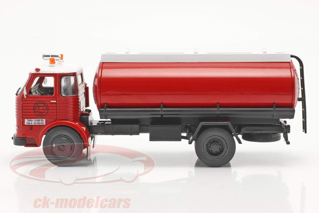 Pegaso Comet 1095 fire department Spain 1968 red / white 1:43 Altaya