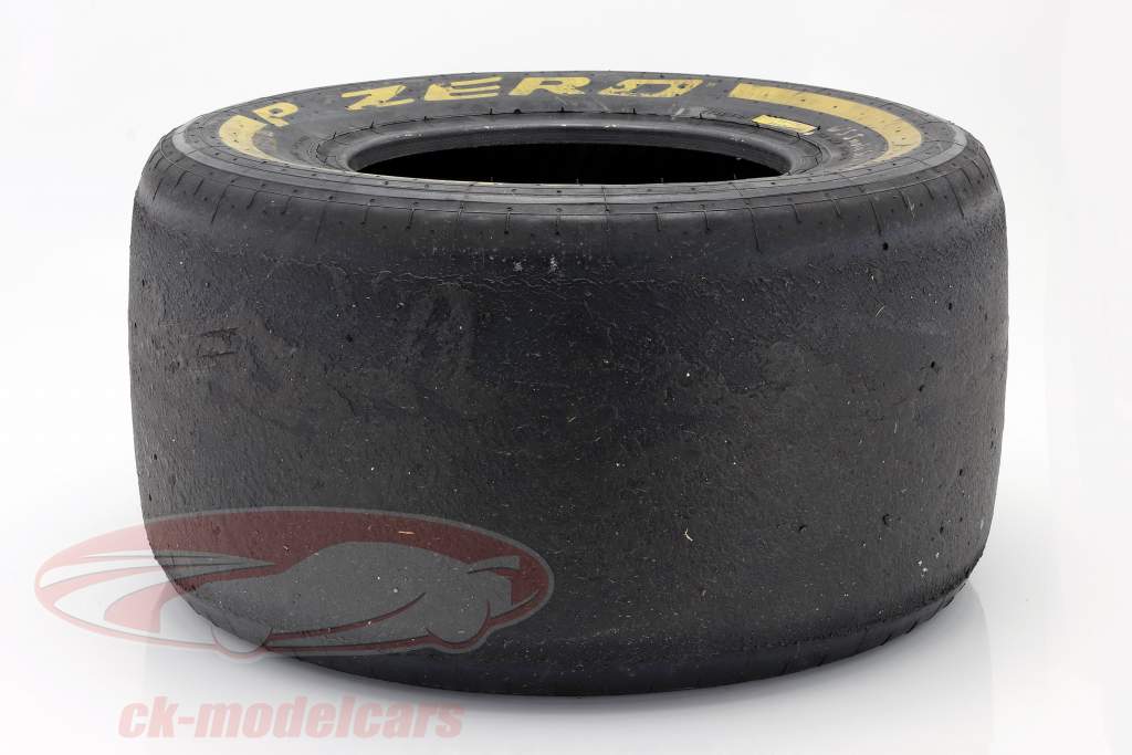 元の Pirelli レーシングタイヤ 325/660-13 P-Zero 式 