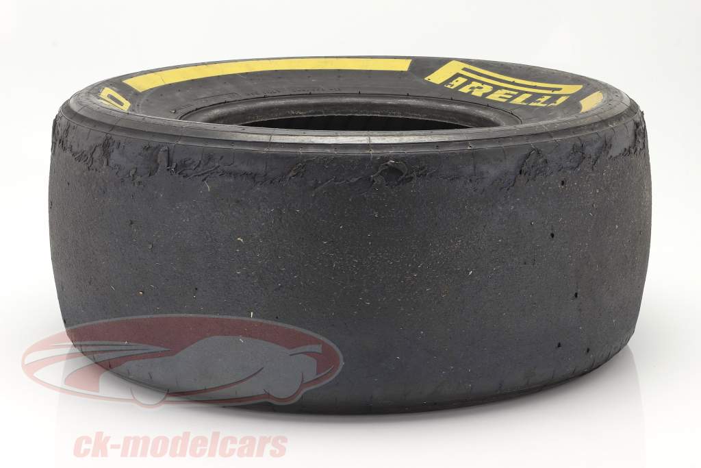 元の Pirelli レーシングタイヤ 245/660-13 P-Zero 式 