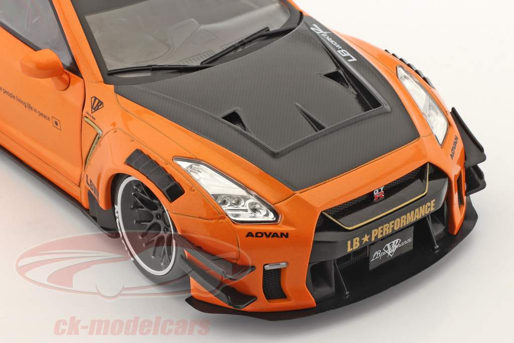 LB Works Nissan GT-R (R35) 类型 2 橙子 金属的 1:18 Solido