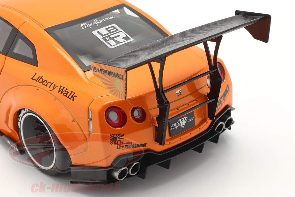 LB Works Nissan GT-R (R35) Type 2 oranje metalen 1:18 Solido