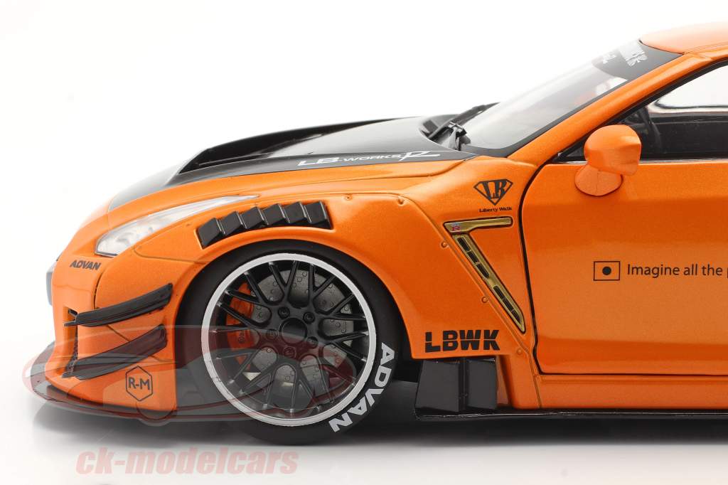 LB Works Nissan GT-R (R35) Type 2 oranje metalen 1:18 Solido
