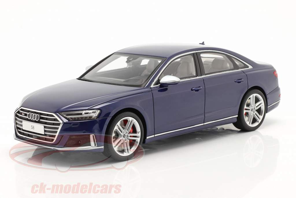 Audi S8 (D5) Baujahr 2020 navarra blau 1:18 GT-Spirit