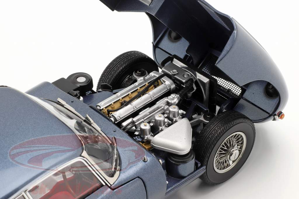 Jaguar E-Type Coupe RHD year 1961 dark blue metallic 1:18 Kyosho