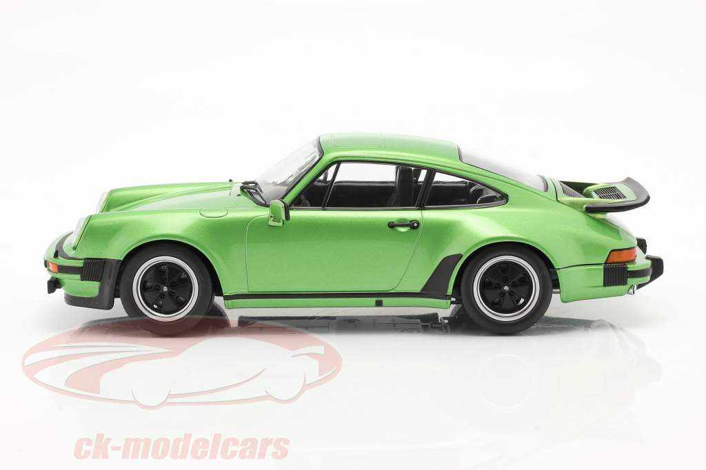 Porsche 911 (930) Turbo 3.0 Baujahr 1976 grün metallic 1:18 KK-Scale