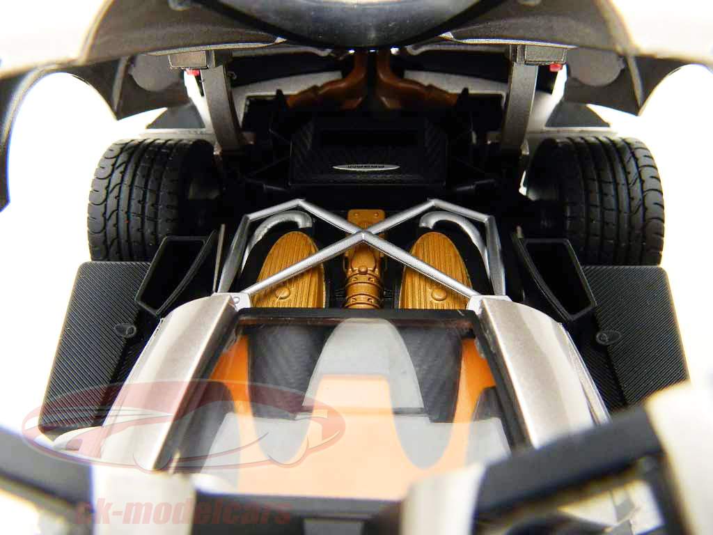 Pagani Huayra argento metallizzato / argento metallizzato 1:18 Mondo Motors