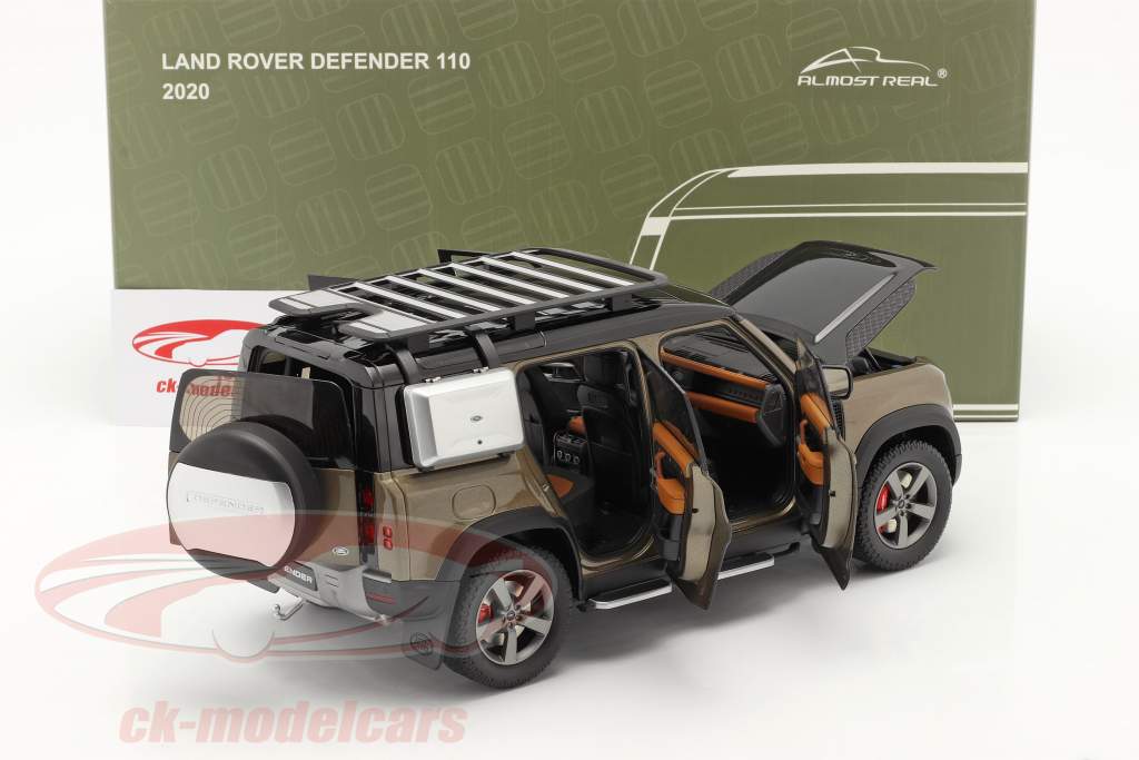 Land Rover Defender 110 Anno di costruzione 2020 Marrone metallico 1:18 Almost Real