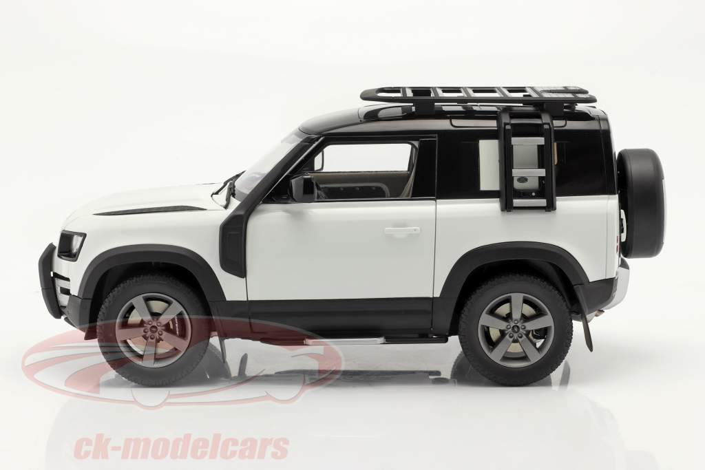 Land Rover Defender 90 Año de construcción 2020 fuji blanco 1:18 Almost Real