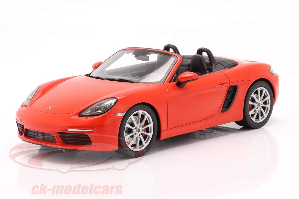 Porsche 718 Boxster S Year 2016 lava orange With Showcase 1:18 Spark