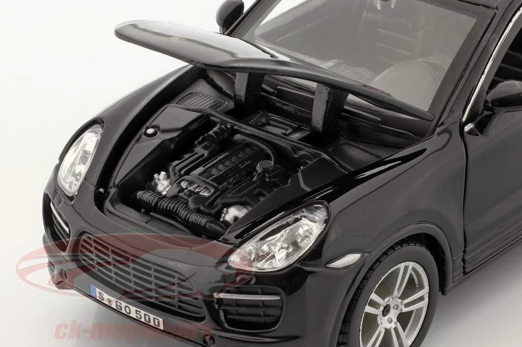 Porsche Cayenne Turbo 黒 1:24 Bburago