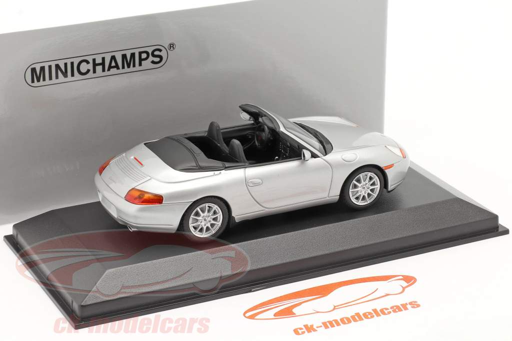 Porsche 911 (996) Cabriolet año 1998 plata 1:43 Minichamps