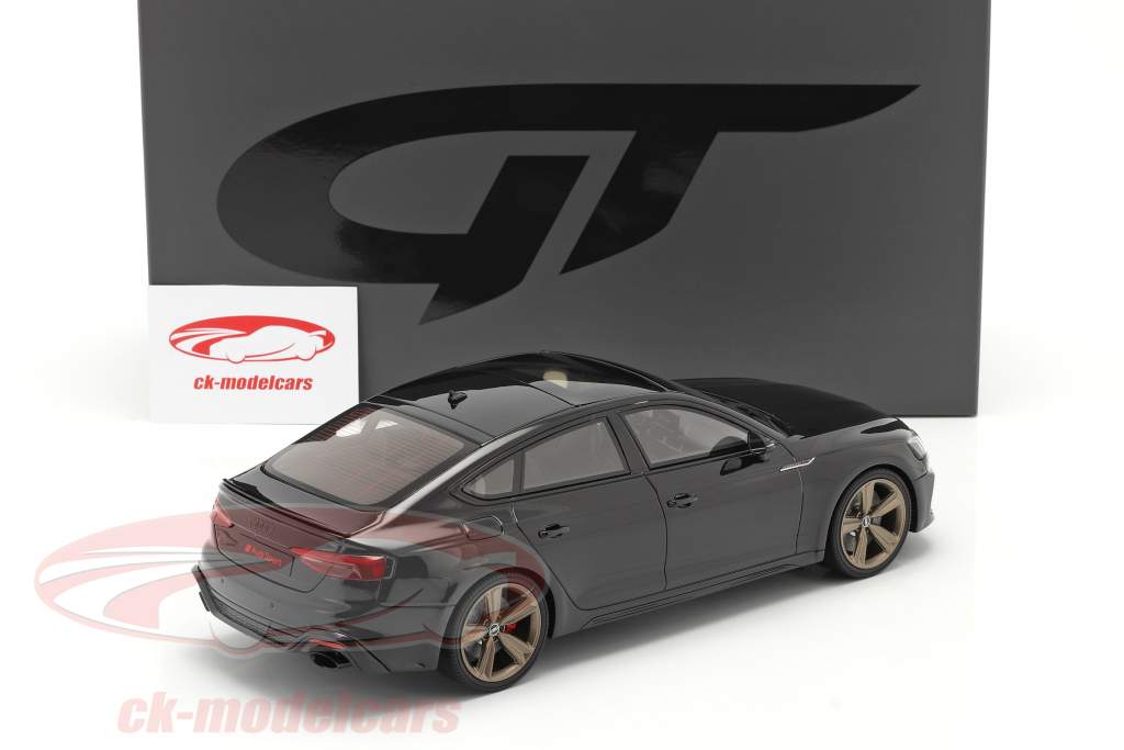 Audi RS5 (B9) スポーツバック 建設年 2020 黒 1:18 GT-SPIRIT