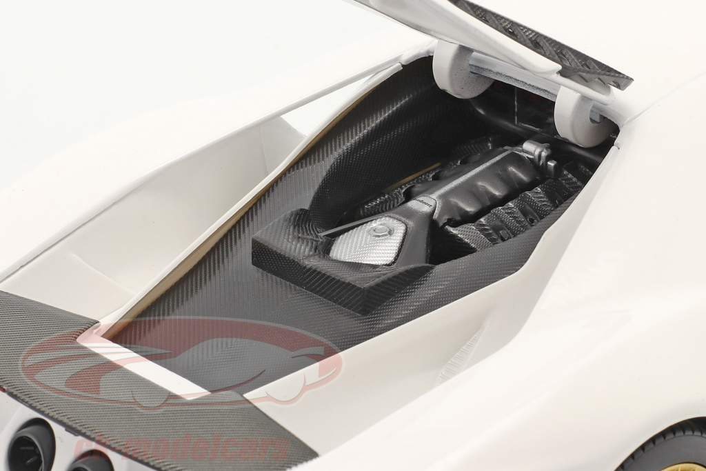 Ford GT #98 Heritage Edition 2021 White / red / carbon 1:18 Maisto