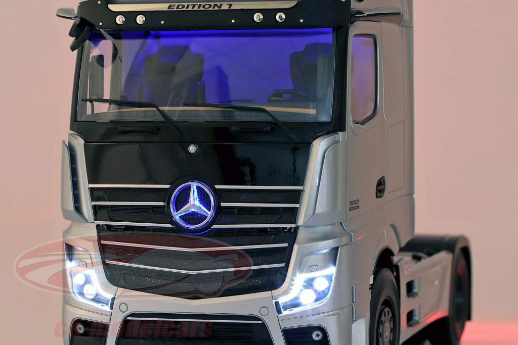 Mercedes-Benz Actros Gigaspace 4x2 SZM Edition 1 car transporter silver 1:18 NZG