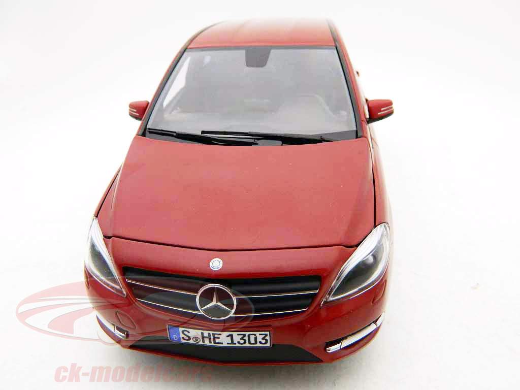 Mercedes-Benz W180 Anno 2011 rosso / nero 1:18 Norev